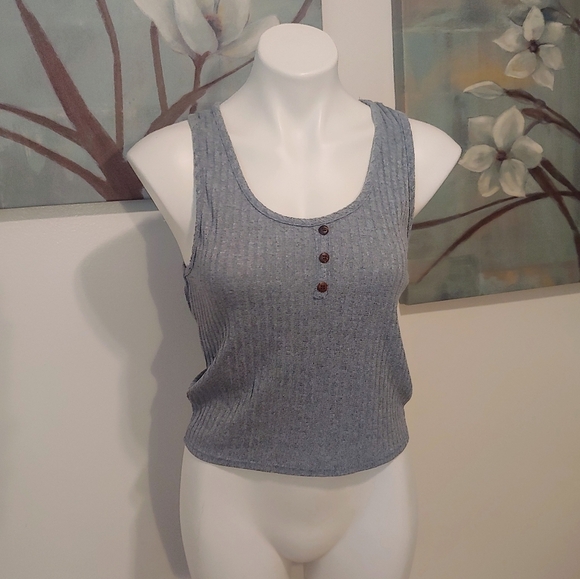 Olivia Rae gently worn cropped tank top - Picture 1 of 3